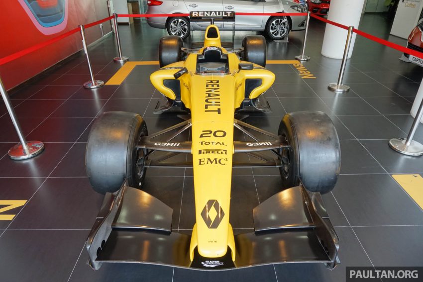 2016 F1 Renault RS16实车尺寸的复制版第一方程式战车，即日起至本月28日在全国指定Renault展示间展出！ 3309