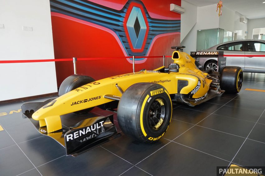 2016 F1 Renault RS16实车尺寸的复制版第一方程式战车，即日起至本月28日在全国指定Renault展示间展出！ 3310