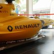 2016 F1 Renault RS16实车尺寸的复制版第一方程式战车，即日起至本月28日在全国指定Renault展示间展出！