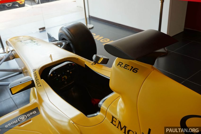 2016 F1 Renault RS16实车尺寸的复制版第一方程式战车，即日起至本月28日在全国指定Renault展示间展出！ 3301