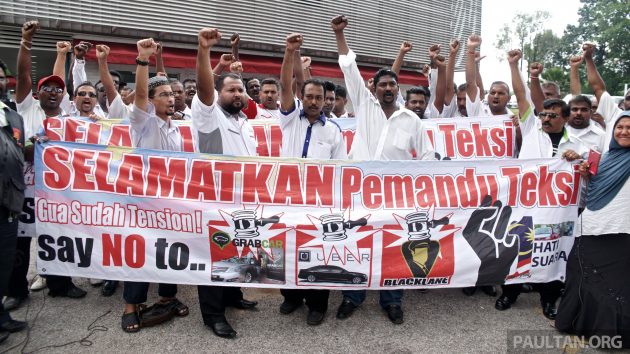 Taxi-Drivers-Protest-Against-GrabCar-6