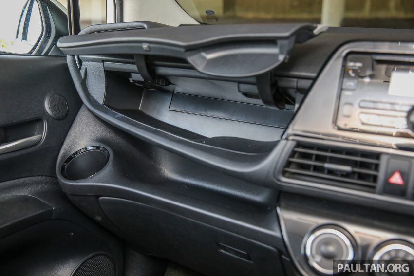 新车图集：7人座MPV Toyota Sienta G，家庭入门之选。 6151
