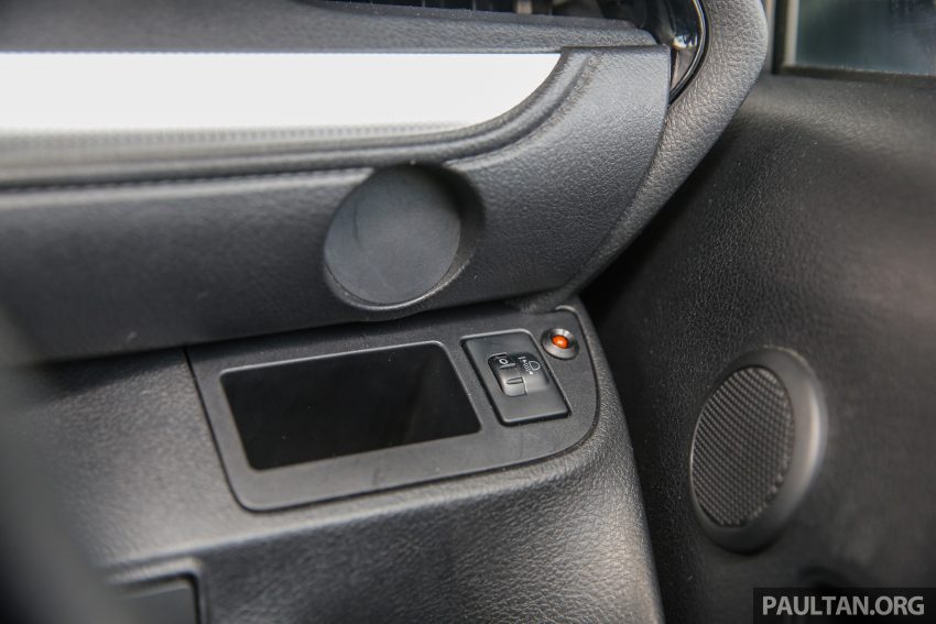 新车图集：7人座MPV Toyota Sienta G，家庭入门之选。 6155
