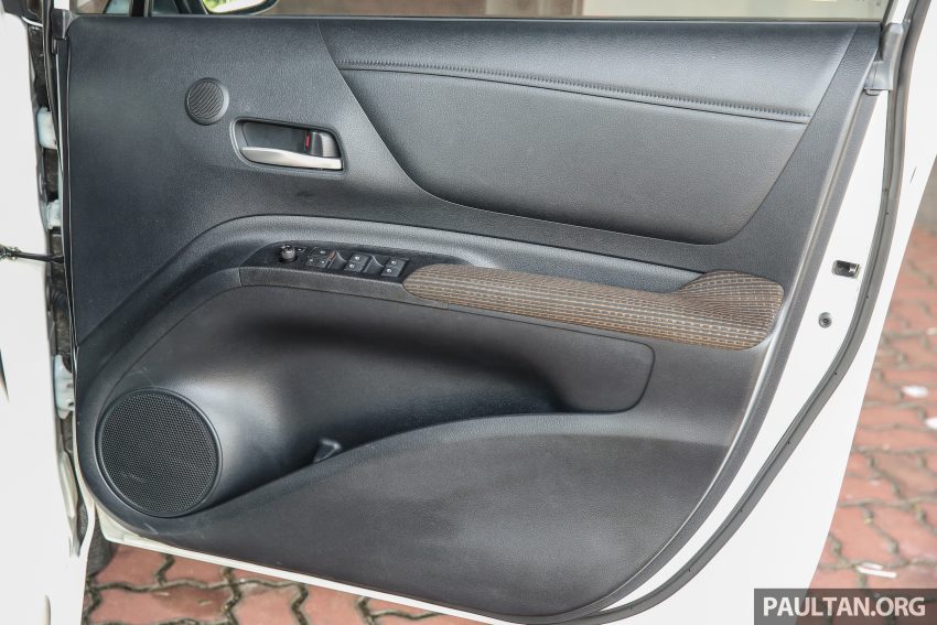 新车图集：7人座MPV Toyota Sienta G，家庭入门之选。 6157