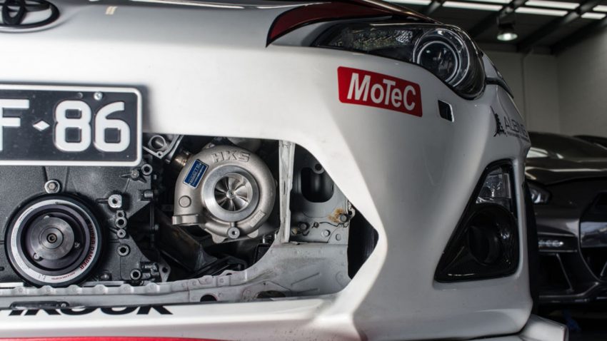 疯狂改装：当Toyota 86换上“战神”Nissan GT-R的心脏。 5522