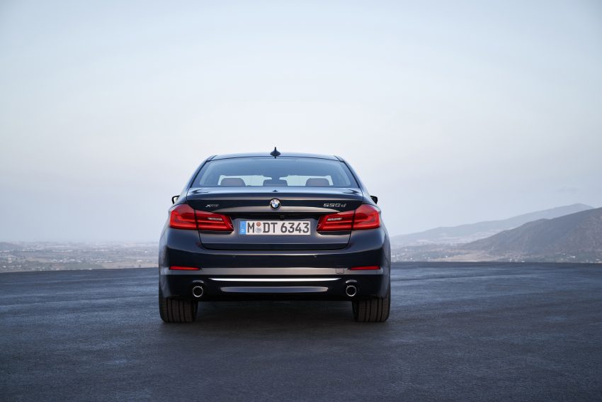 全新 G30 BMW 5 系列面世，明年二月四等级率先上市！ 9885