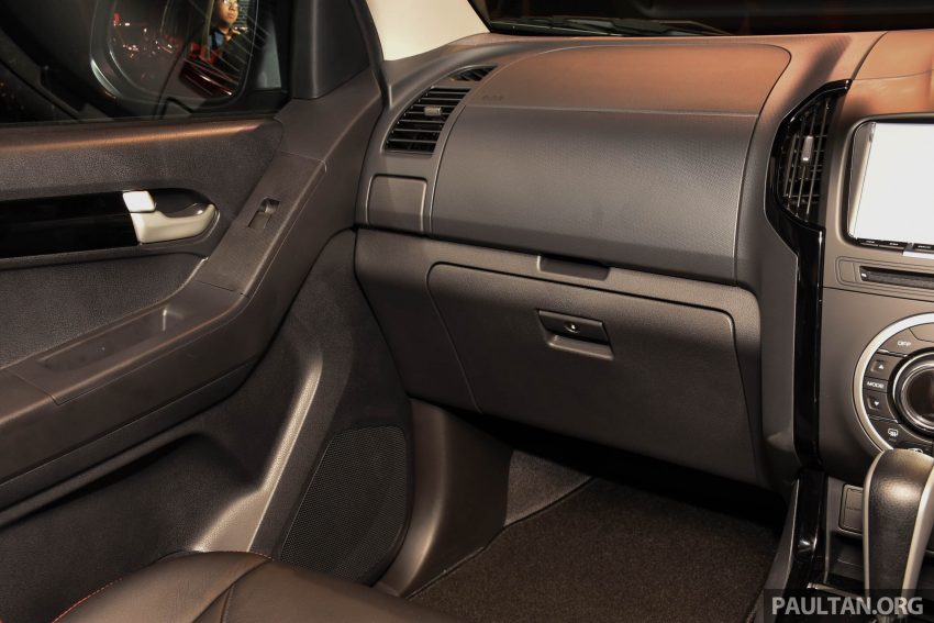Isuzu D-MAX 小改款上市，八个等级，价格从RM83k起。 11125