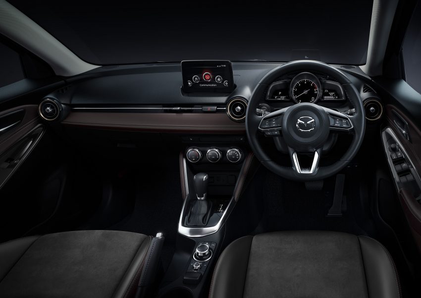 日本推出Mazda 2和Mazda CX-3小改款，改良悬吊系统、增加操控与稳定性，新增G-Vectoring Control重力辅助。 10194