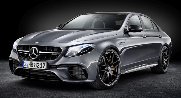 Mercedes-AMG E 63 S 4MATIC+, Studioaufnahme ;Kraftstoffverbrauch kombiniert: 9,2 – 8,9l/100 km; CO2-Emissionen kombiniert: 209 - 203 g/km Mercedes-AMG E 63 S 4MATIC+, studio shot; Fuel consumption combined: 9,2 – 8,9 l/100 km; Combined CO2 emissions: 209 - 203 g/km