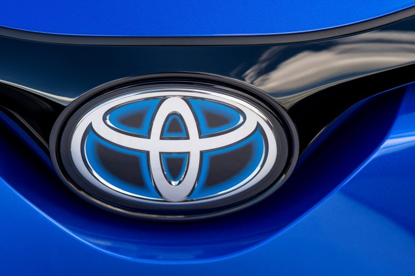 原厂发布更多 Toyota C-HR 实车宣传照，安全配备丰富！ 13184