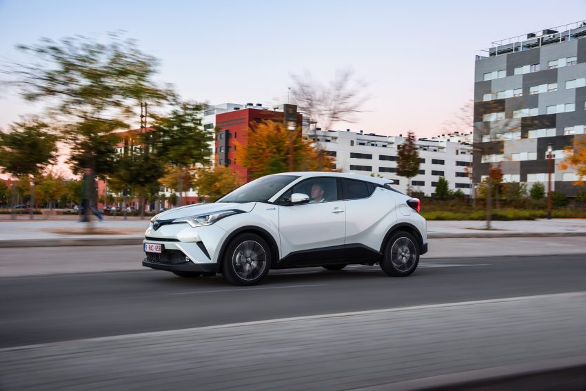 原厂发布更多 Toyota C-HR 实车宣传照，安全配备丰富！ 13170