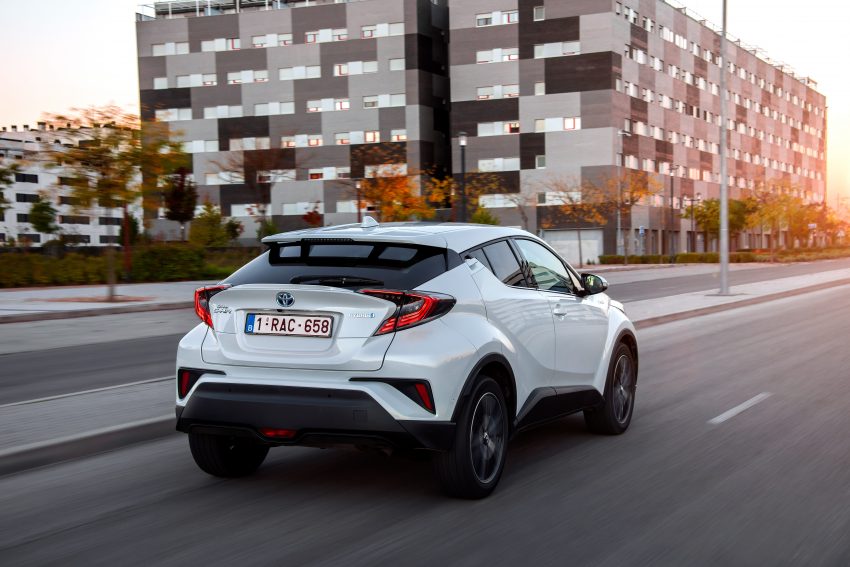 原厂发布更多 Toyota C-HR 实车宣传照，安全配备丰富！ 13171