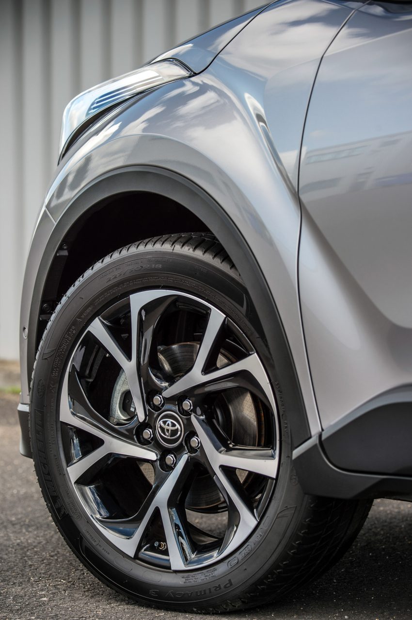 原厂发布更多 Toyota C-HR 实车宣传照，安全配备丰富！ 13115