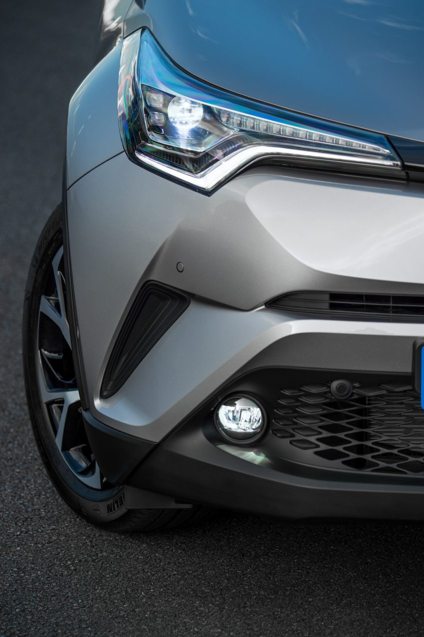 原厂发布更多 Toyota C-HR 实车宣传照，安全配备丰富！ 13116