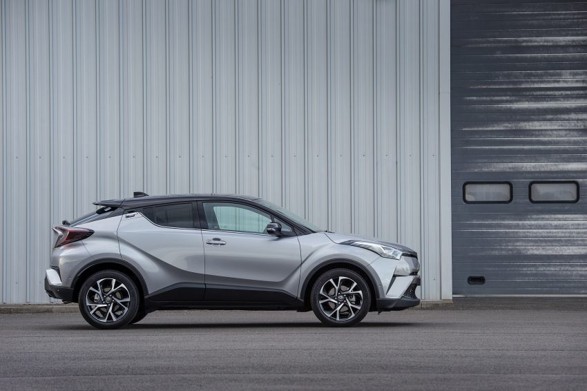 原厂发布更多 Toyota C-HR 实车宣传照，安全配备丰富！ 13153