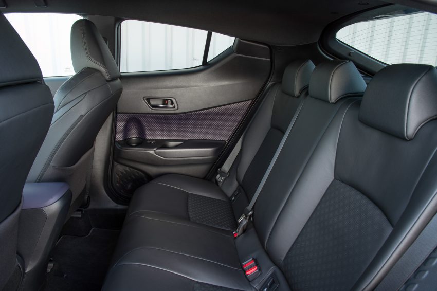 原厂发布更多 Toyota C-HR 实车宣传照，安全配备丰富！ 13193