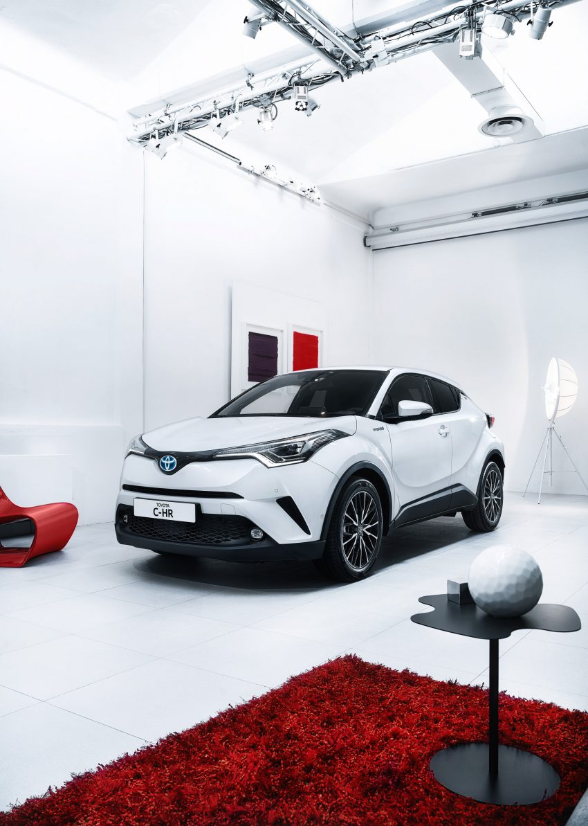 原厂发布更多 Toyota C-HR 实车宣传照，安全配备丰富！ 13223