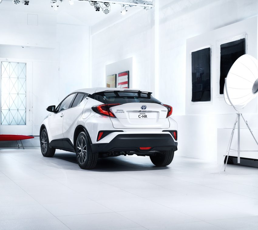 原厂发布更多 Toyota C-HR 实车宣传照，安全配备丰富！ 13227