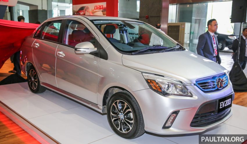 北汽 EV200 本地首秀，满电可行驶200km，明年上市。 12708