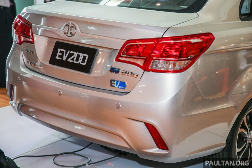北汽 EV200 本地首秀，满电可行驶200km，明年上市。 12724