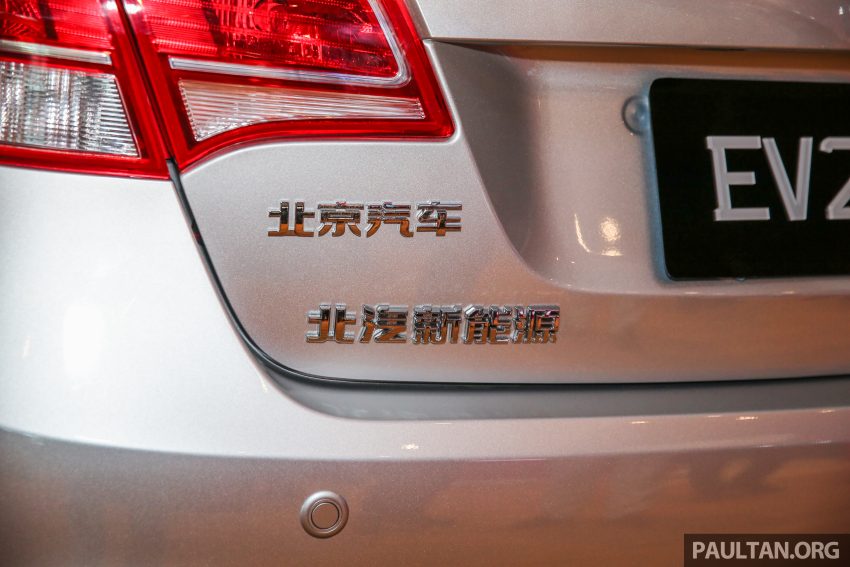 北汽 EV200 本地首秀，满电可行驶200km，明年上市。 12729