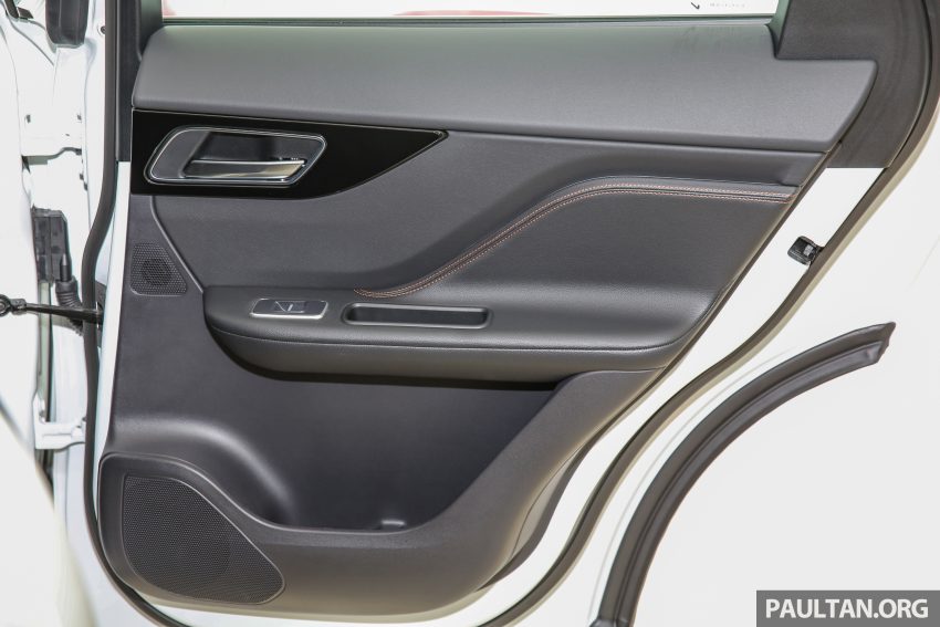 Jaguar F-Pace 本地面市，双等级上路价格从RM600k起。 14984