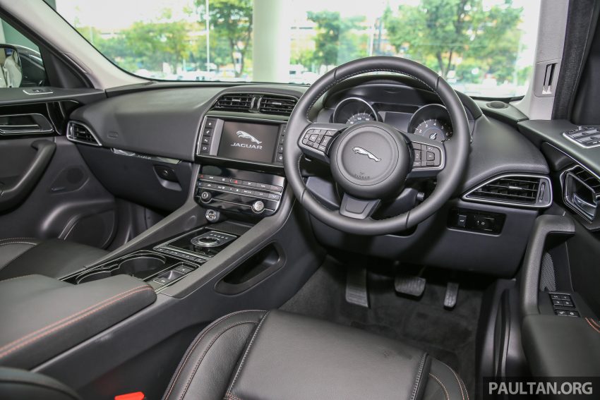 Jaguar F-Pace 本地面市，双等级上路价格从RM600k起。 14987