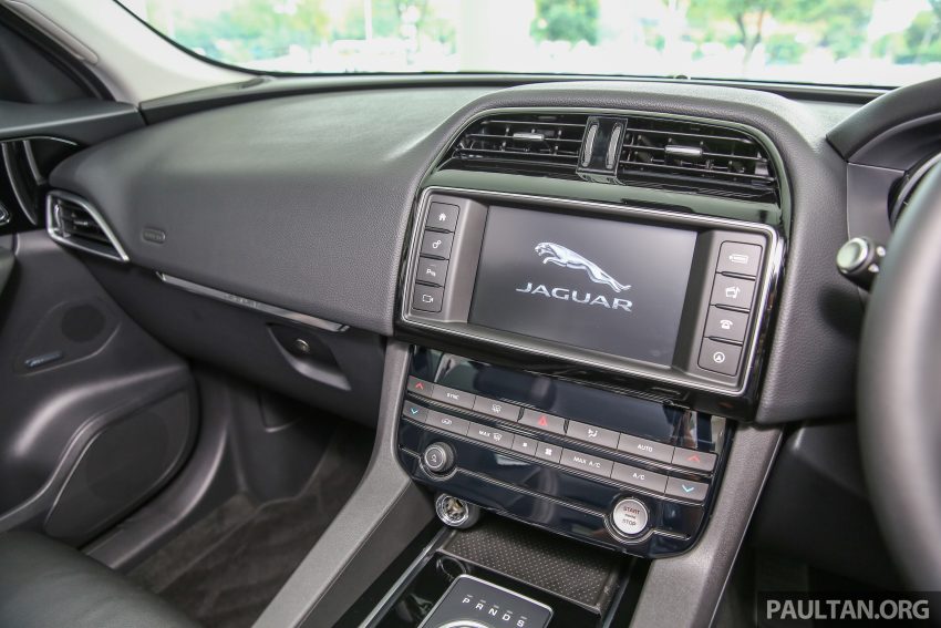 Jaguar F-Pace 本地面市，双等级上路价格从RM600k起。 14968