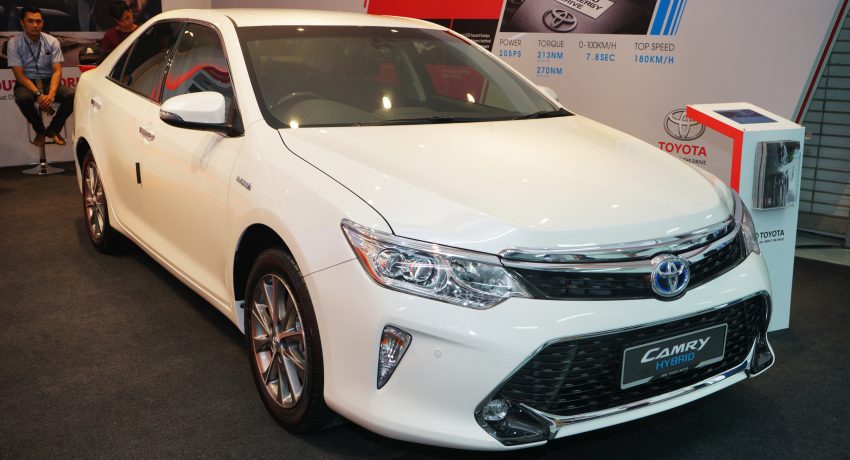 汽车图集：升级版 Toyota Camry 2.5 Hybrid Luxury。 14915