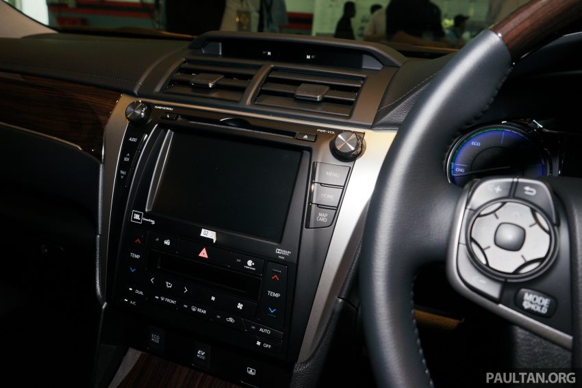 汽车图集：升级版 Toyota Camry 2.5 Hybrid Luxury。 14900