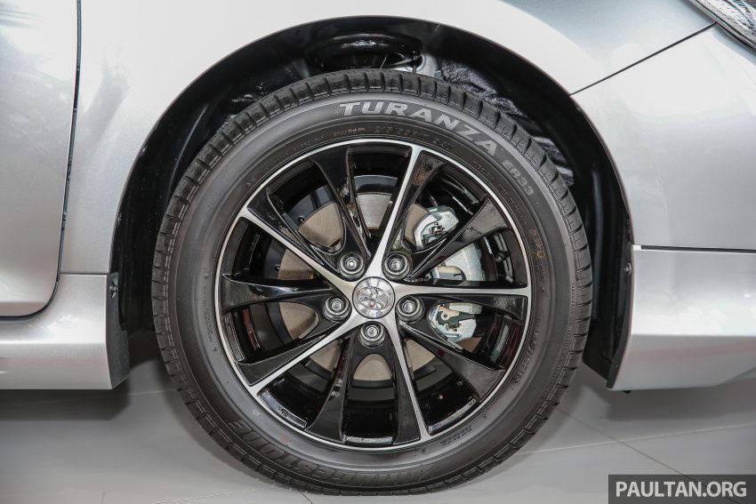 升级版 Toyota Camry 2.0 GX 实车照，开价RM160k。 14529