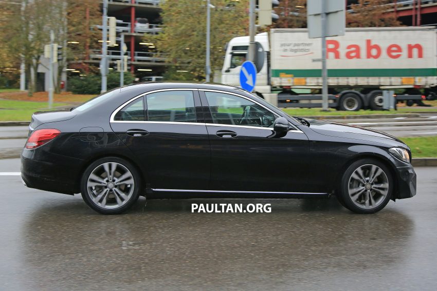 小改款 Mercedes-Benz C-Class ，欧洲捕获公路测试照。 14803