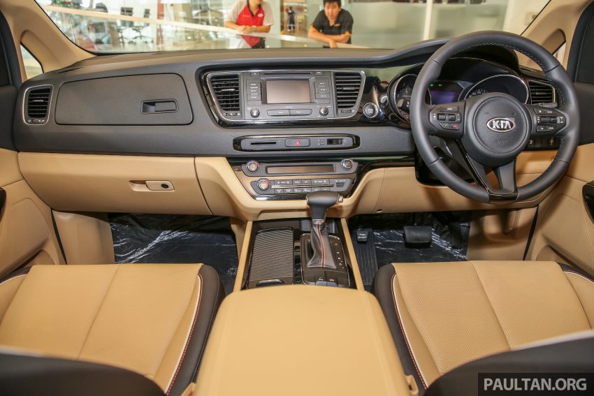 全新 Kia Grand Carnival 本地规格配备与售价确认，分两个等级，统一搭载 2.2 CRDi 柴油引擎，价格RM154k起！ 16914