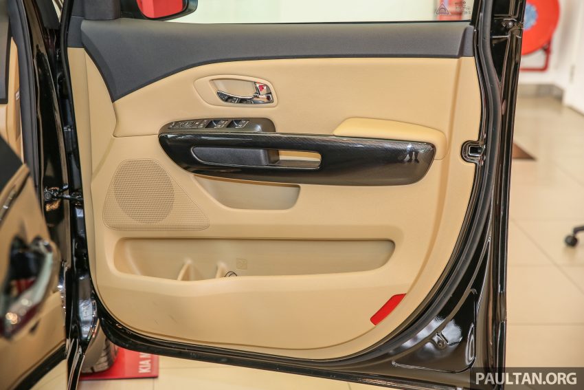 全新 Kia Grand Carnival 本地规格配备与售价确认，分两个等级，统一搭载 2.2 CRDi 柴油引擎，价格RM154k起！ 16917