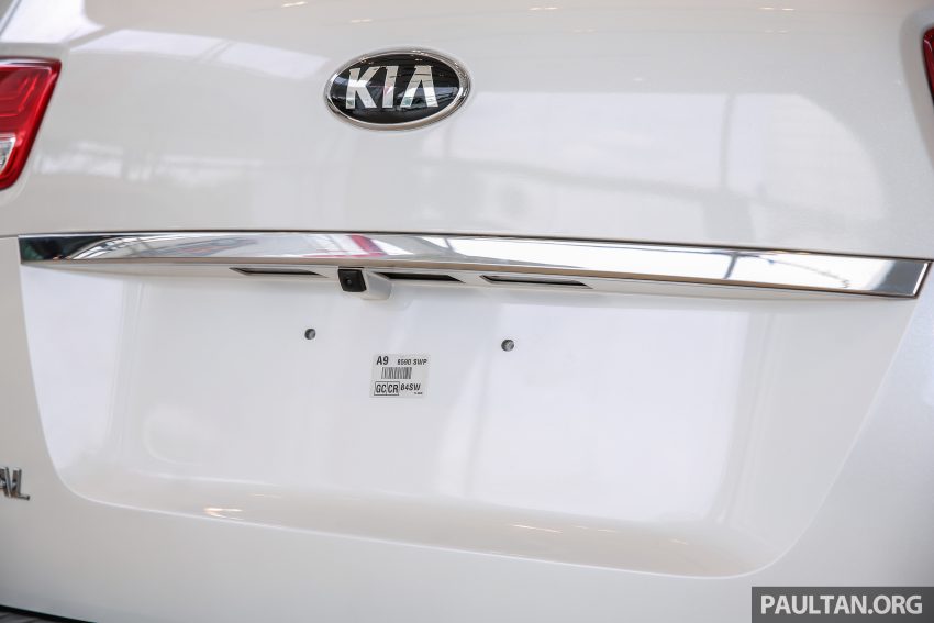 全新 Kia Grand Carnival 本地规格配备与售价确认，分两个等级，统一搭载 2.2 CRDi 柴油引擎，价格RM154k起！ 16853