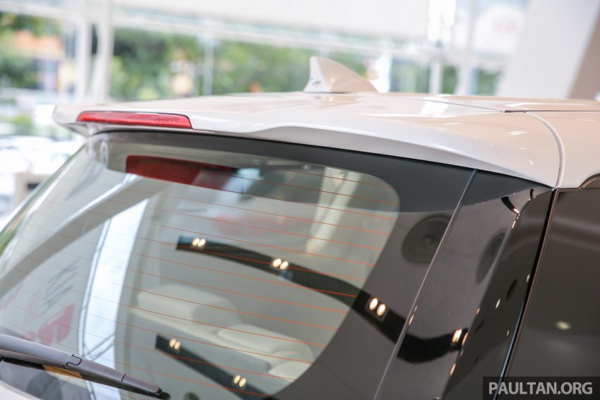 全新 Kia Grand Carnival 本地规格配备与售价确认，分两个等级，统一搭载 2.2 CRDi 柴油引擎，价格RM154k起！ 16856