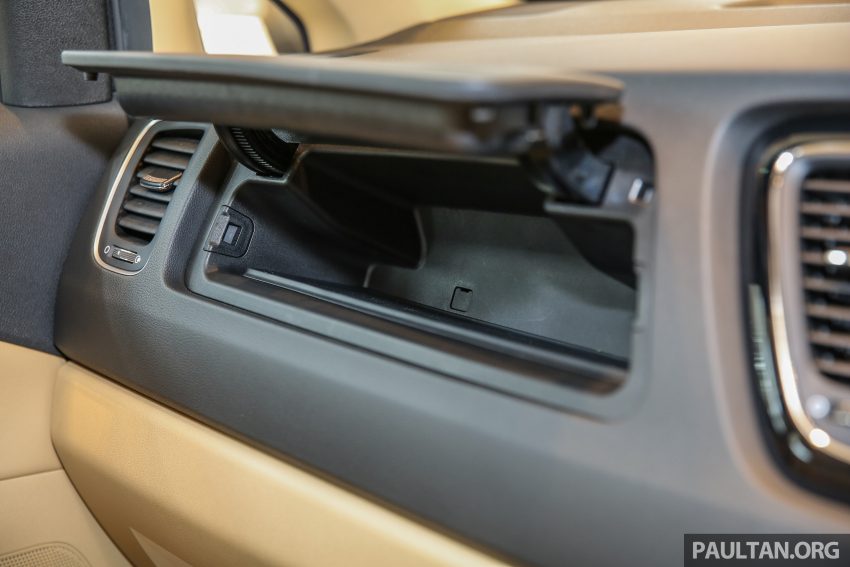 全新 Kia Grand Carnival 本地规格配备与售价确认，分两个等级，统一搭载 2.2 CRDi 柴油引擎，价格RM154k起！ 16873