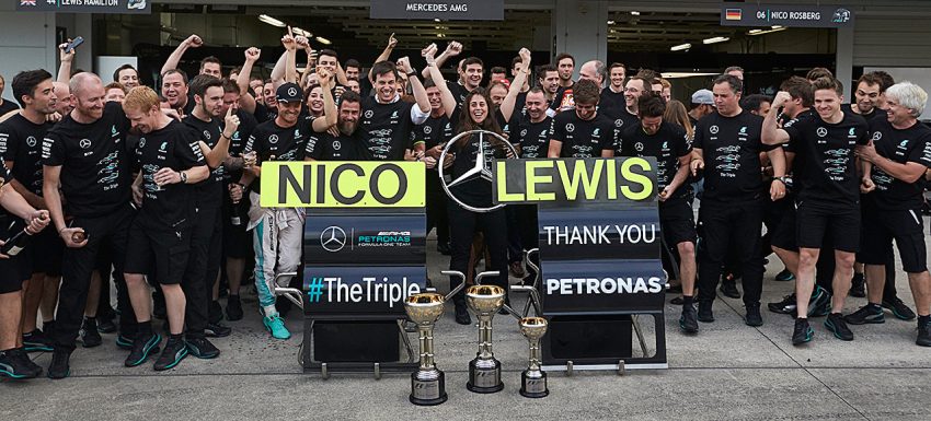 世界冠军 Nico Rosberg 与 Mercedes-AMG PETRONAS F1 赛车队，成功的方程式，从 F1 赛车场延伸到普通公路。 15036