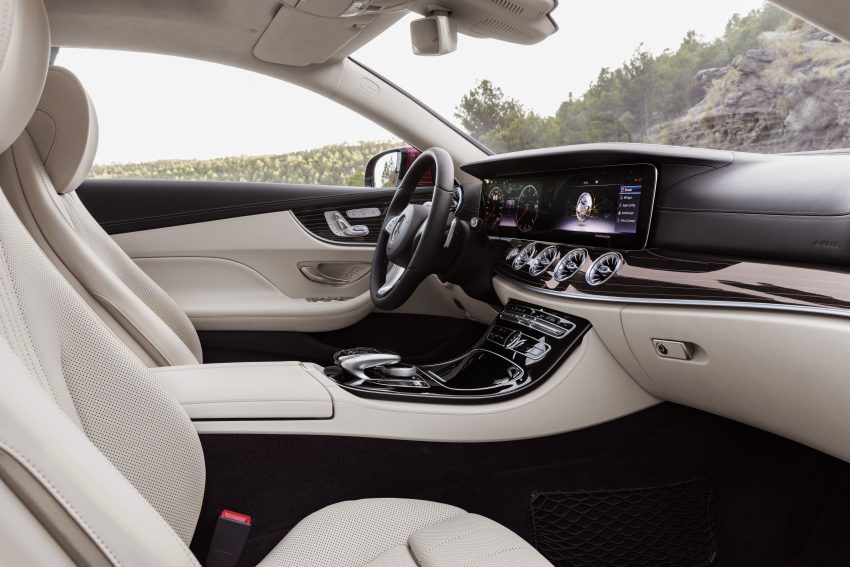 Mercedes-Benz E-Class Coupe ，帅气外表更强动力。 16019