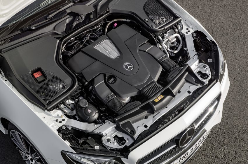 Mercedes-Benz E-Class Coupe ，帅气外表更强动力。 16051