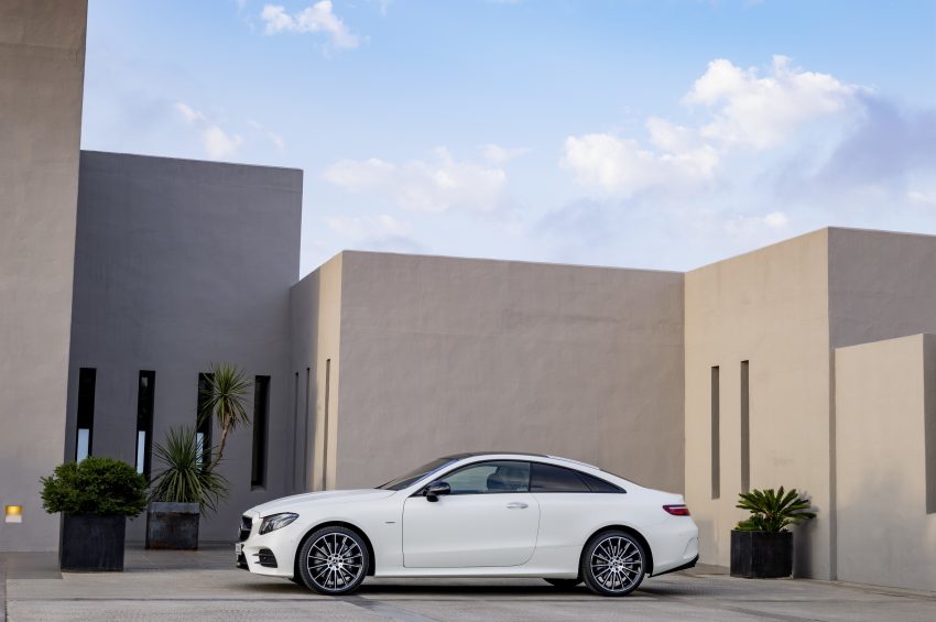 Mercedes-Benz E-Class Coupe ，帅气外表更强动力。 16057