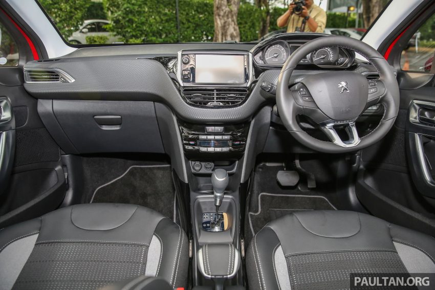 Peugeot 208 与 2008 小改预览，1.2 PureTech涡轮引擎。 16149