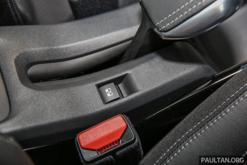Peugeot 208 与 2008 小改预览，1.2 PureTech涡轮引擎。 16158