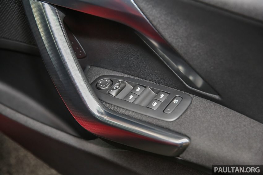 Peugeot 208 与 2008 小改预览，1.2 PureTech涡轮引擎。 16160