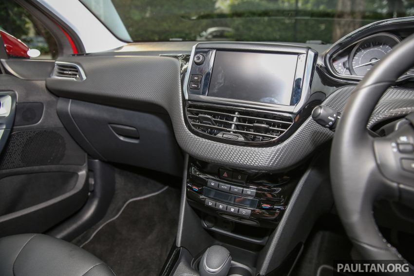 Peugeot 208 与 2008 小改预览，1.2 PureTech涡轮引擎。 16153