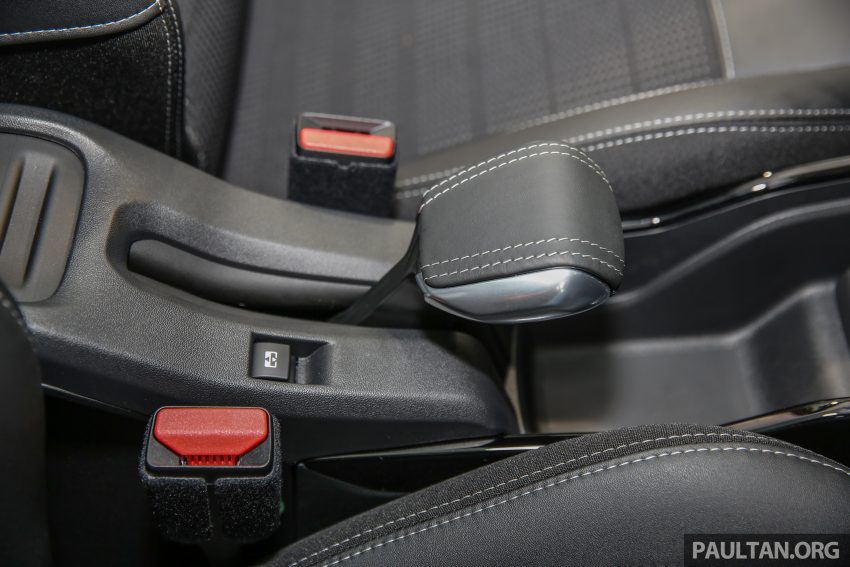 Peugeot 208 与 2008 小改预览，1.2 PureTech涡轮引擎。 16157