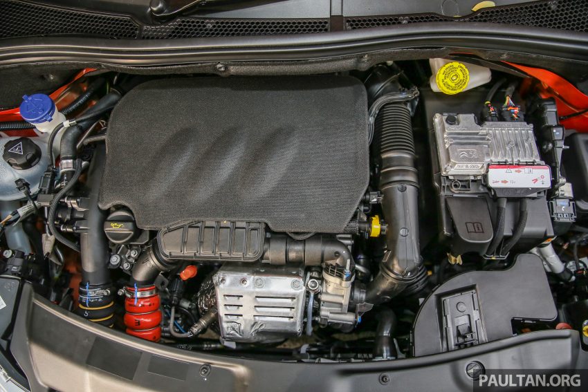 Peugeot 208 与 2008 小改预览，1.2 PureTech涡轮引擎。 16103