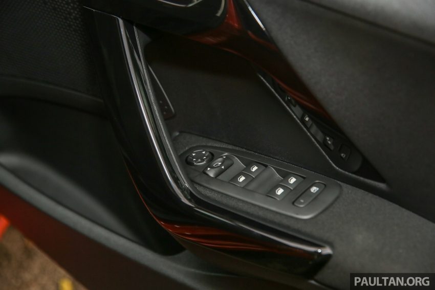 Peugeot 208 与 2008 小改预览，1.2 PureTech涡轮引擎。 16118