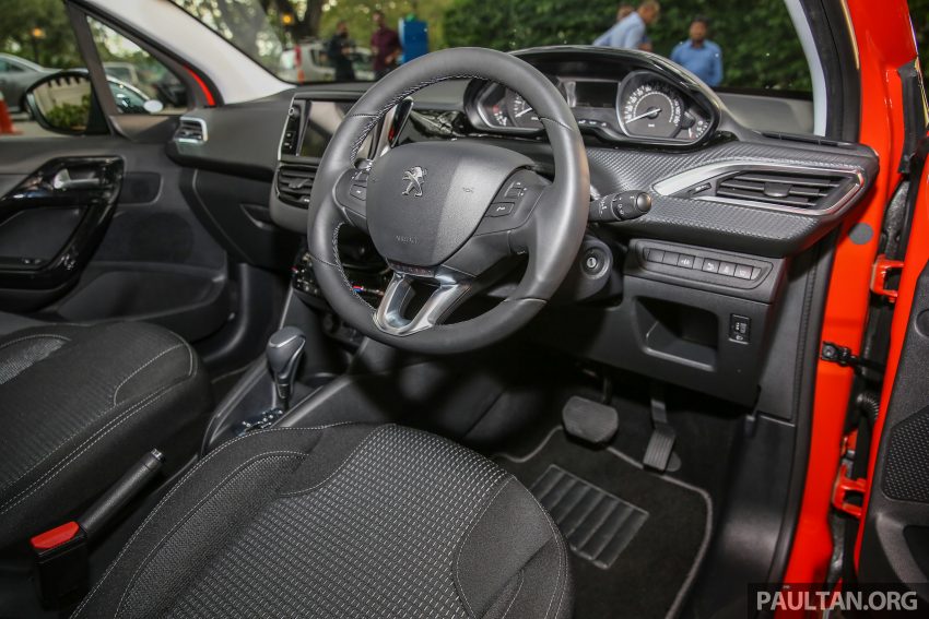 Peugeot 208 与 2008 小改预览，1.2 PureTech涡轮引擎。 16106