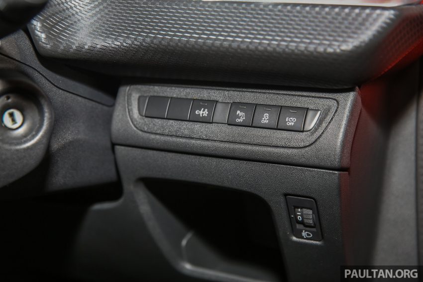 Peugeot 208 与 2008 小改预览，1.2 PureTech涡轮引擎。 16113